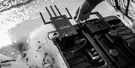 Small HD 2400 2403 HDR Series SmallHD