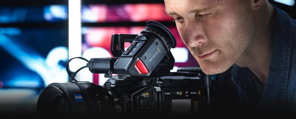 Blackmagic URSA Mini Pro 12K – Visor y kit de hombro