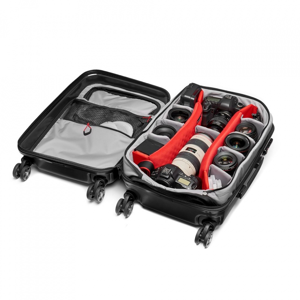 Manfrotto Spin-55 abierto con compartimento para la cámara organizado