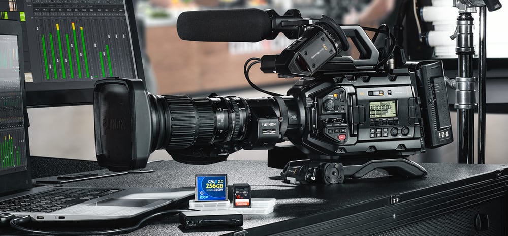 Blackmagic URSA Broadcast G2 – Formatos comunes y dos ranuras por soporte
