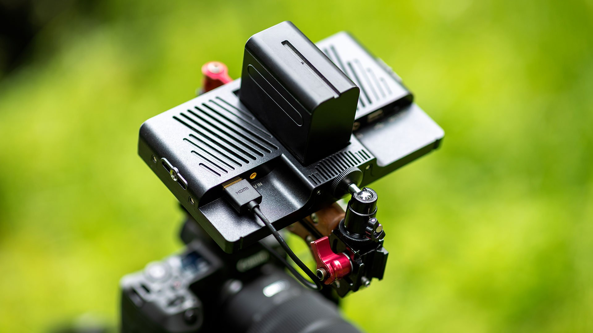 Input and output ports of the Portkeys HD7H monitor