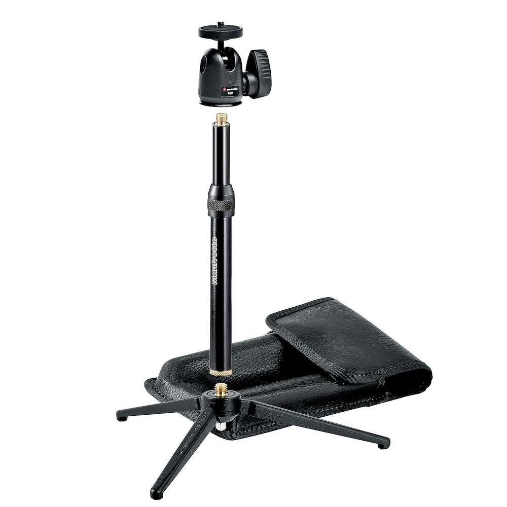 Manfrotto 259B entre el trípode 209 y la rótula 492, ilustrado con una bolsa