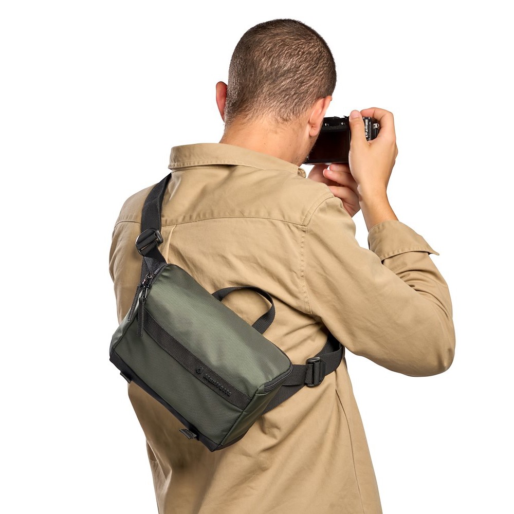 Manfrotto Street Waist Bag MB MS2-WB llevada al hombro