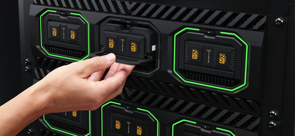 Blackmagic Design Media Dock Ultra – Extraiga el módulo al terminar la emisión