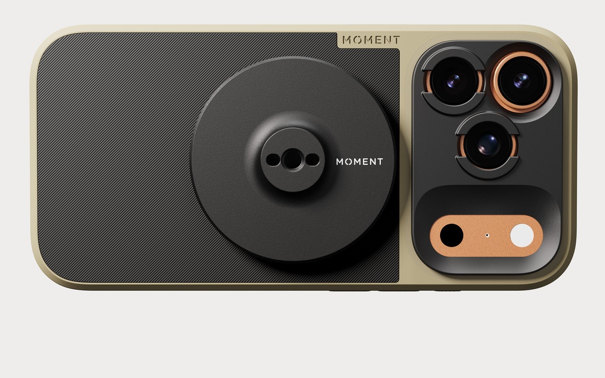 Placa Moment MagForce montada en un iPhone