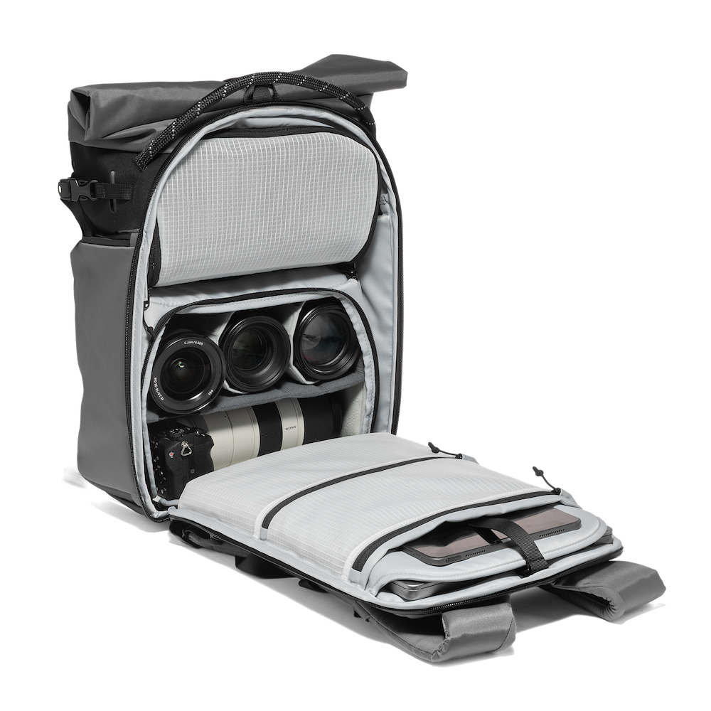 Otevřený Manfrotto UNCOVER Backpack 30L s vložkou SmartLift