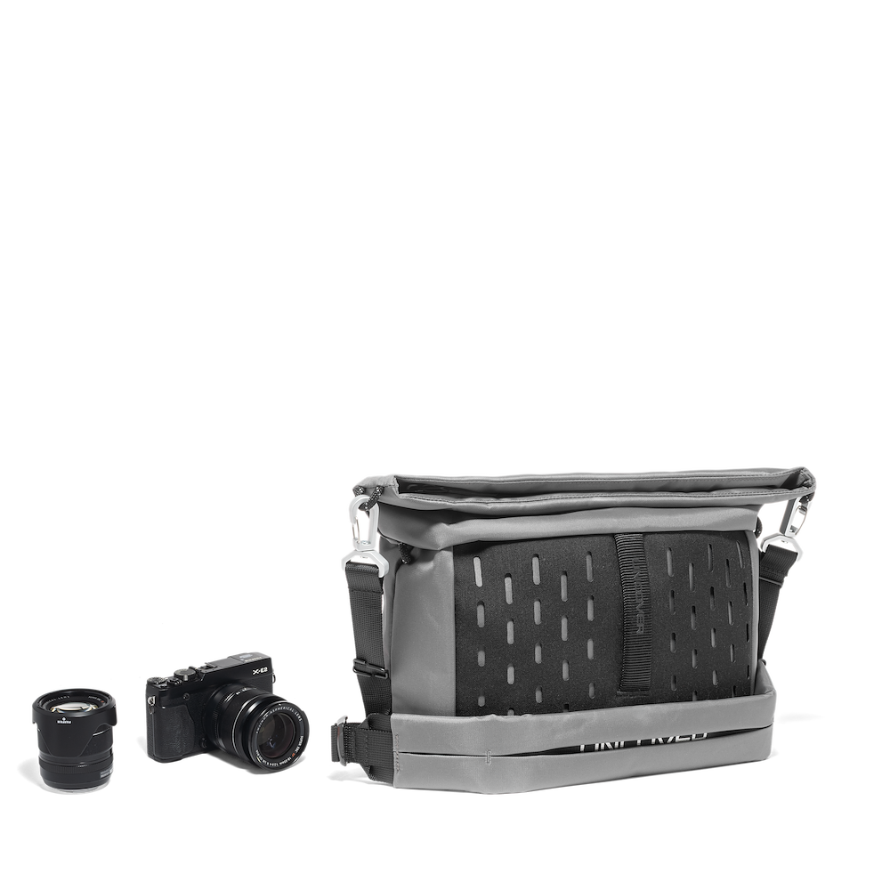 Fototaška Manfrotto UNCOVER Messenger Sling 7L