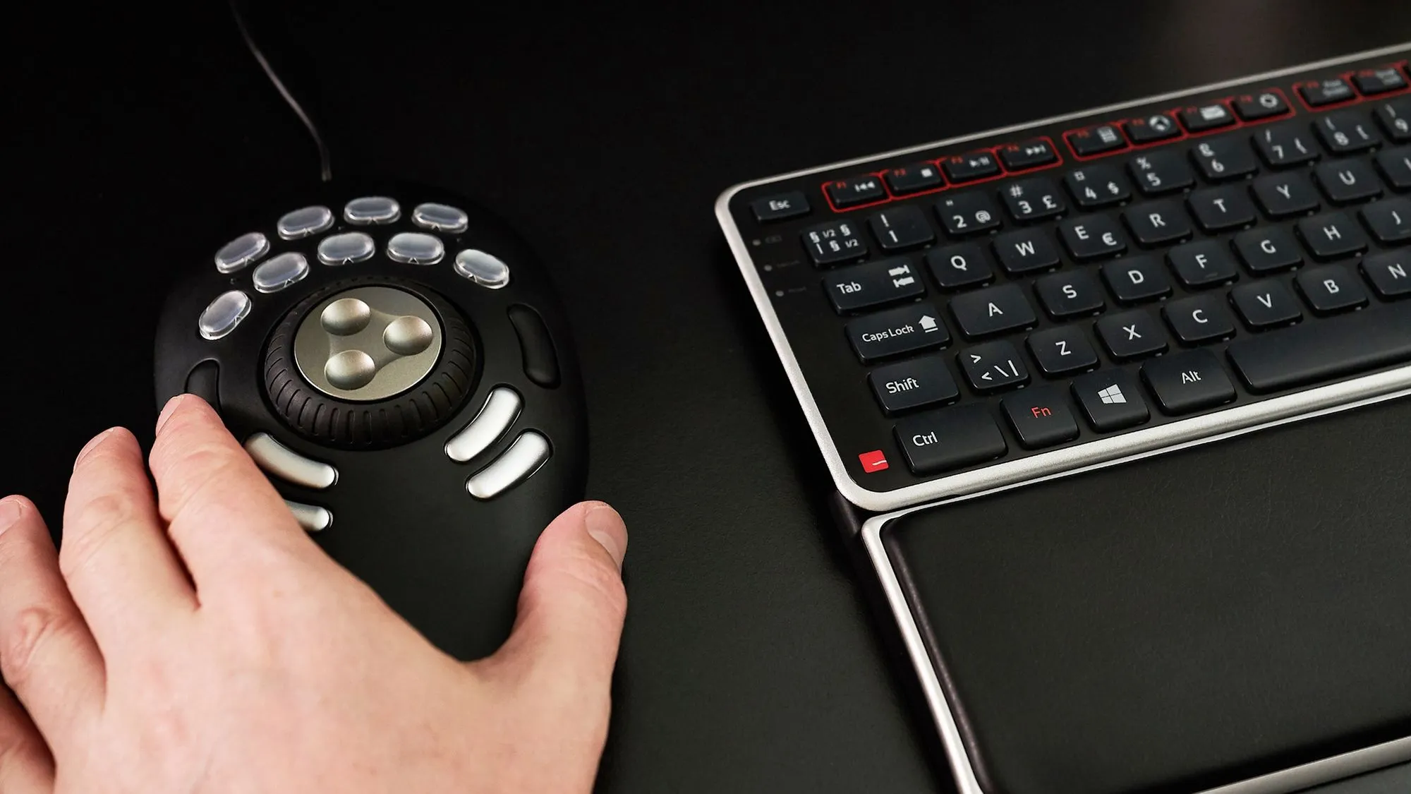 Uso de ShuttlePro V2 junto a un teclado