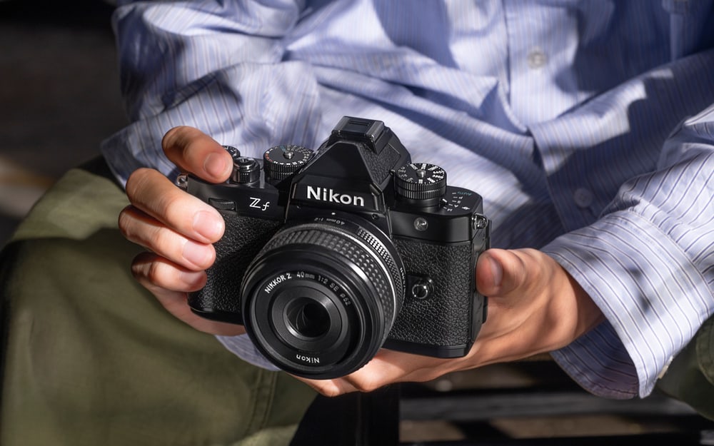 Diseño icónico inspirado en la Nikon FM2