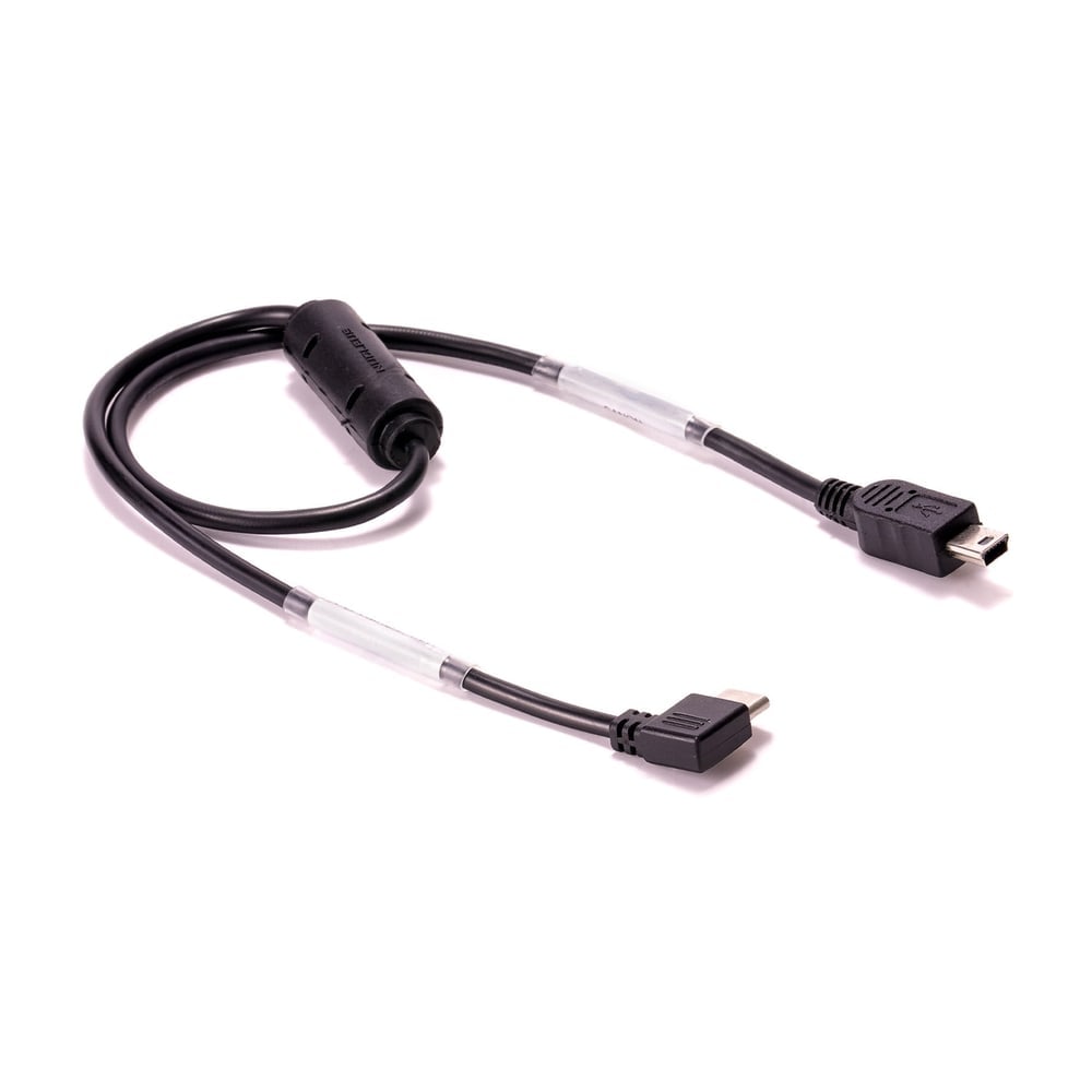 USB-C en la empuñadura, puerto mini-USB de las DSLR Canon en la cámara