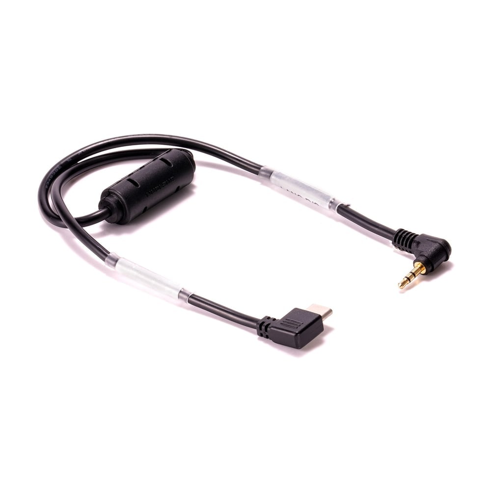 USB-C en la empuñadura, puerto LANC de 2,5 mm en la cámara
