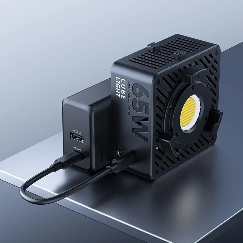 Ulanzi EC65 LED světlo 65 W – Tři možnosti napájení